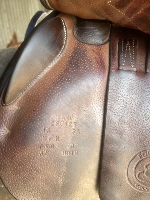 Selle Forestier SEOUL 2023 18&nbsp;pouces 