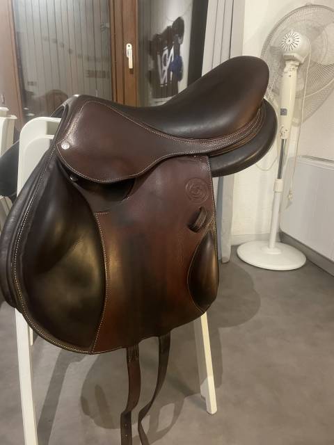 Selle forestier 17 pouces boeckelo  2a châtaigne