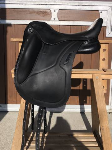 Selle de dressage Aviar 