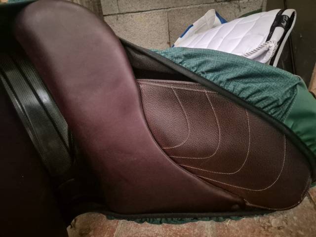 Selle de dressage devoucoux makila Harmonie S
