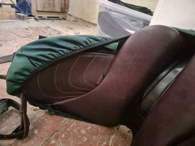 Selle de dressage devoucoux makila Harmonie S