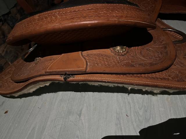 Selle western maron lakota