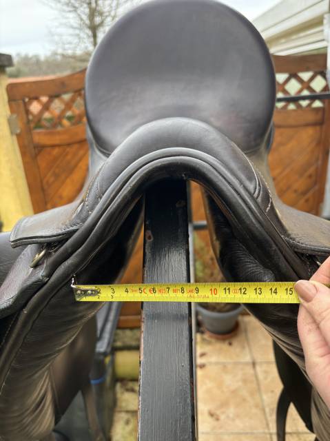 selle de dressage Custom saddlery / Wolfgang and saddle