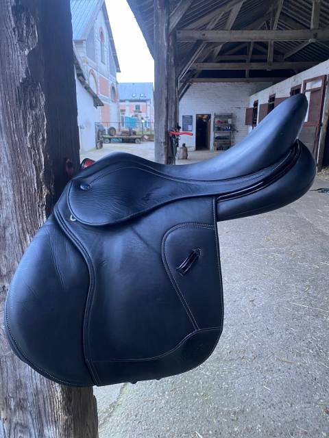 Selle Ikonic  si&egrave;ge 17,5