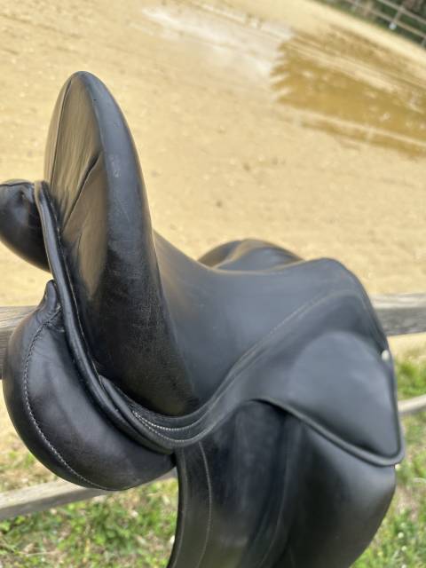 Selle dressage Childeric DGP 18&nbsp;&lsquo;&acute;