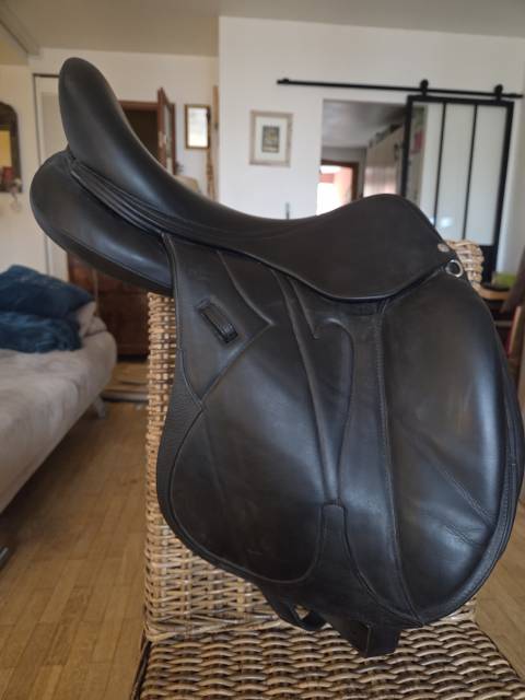 Selle Dressage DEVOUCOUX MAKILA S 17.5