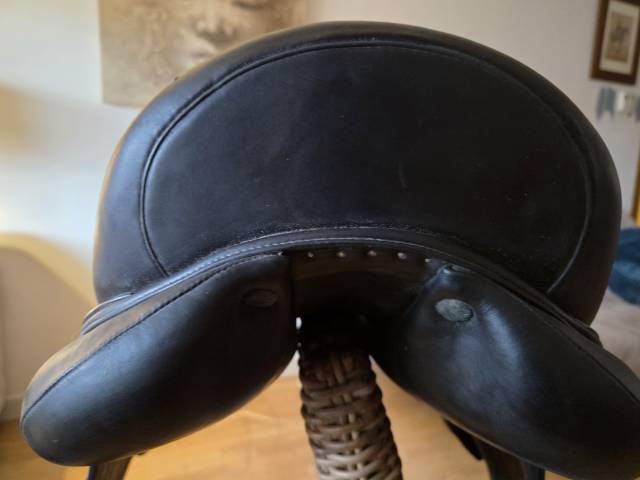 Selle Dressage DEVOUCOUX MAKILA S 17.5