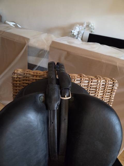 Selle Dressage DEVOUCOUX MAKILA S 17.5