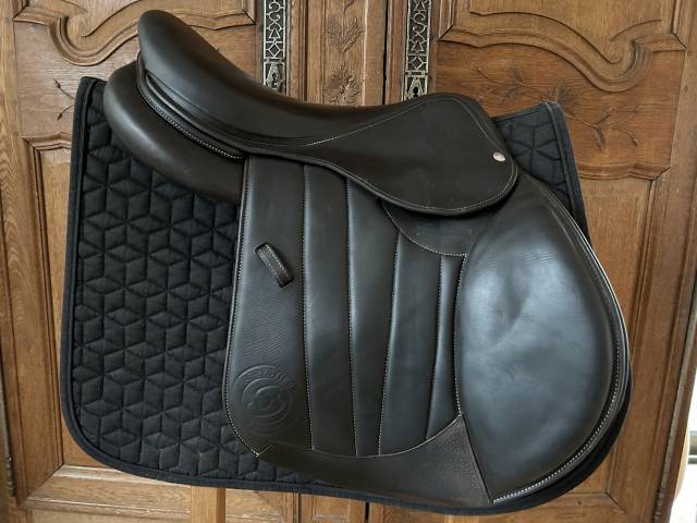 SELLE FORESTIER MODELE SEOUL 17 POUCES