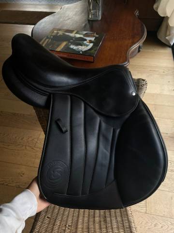 SELLE FORESTIER MODELE SEOUL 17 POUCES