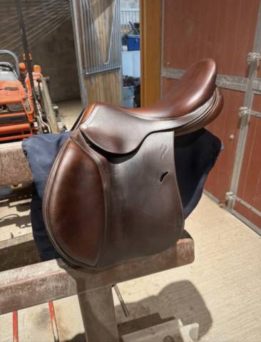 Selle antares siège 17   taille quartier 3ab