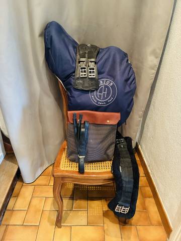 Selle Arion Dressage taille 17&rdquo; full cuir SWAROVSKI 