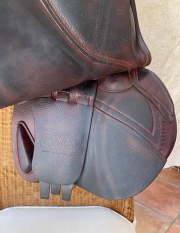 Selle CWD SE02 17 pouces. 