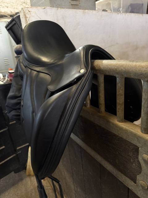 Selle de dressage Antares 