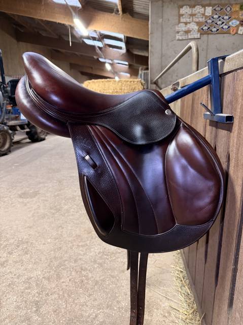 Selle mono quartier  marron CWD 17.5"