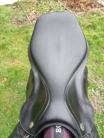Selle IKONIC mod&egrave;le Elite 18 pouces