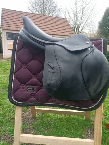 Selle IKONIC mod&egrave;le Elite 18 pouces