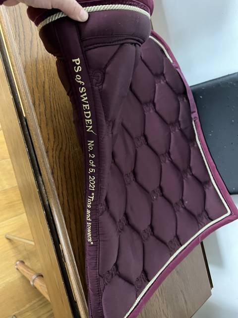 Tapis Dressage PS of Sweden Bordeaux edition limit&eacute;e