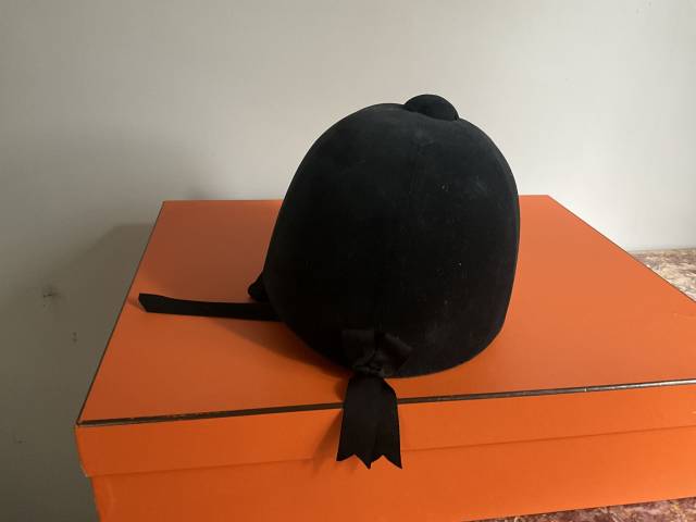 Casque velours noir T57