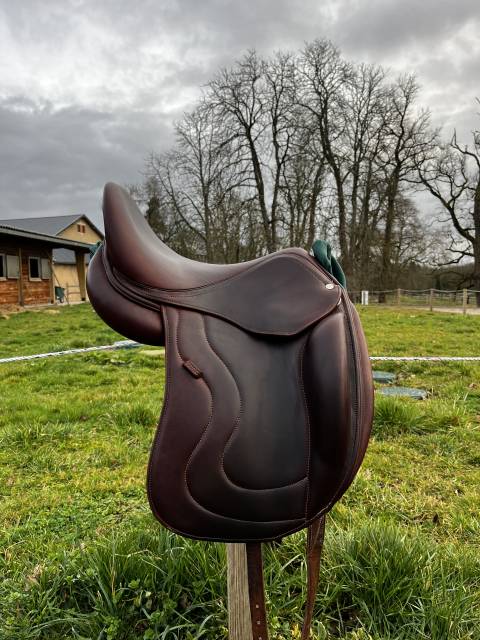 Selle de dressage Forestier