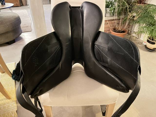 Selle dressage forestier Aachen 17,5 &acute;&acute;