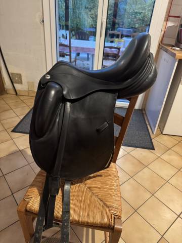 Selle dressage ERREPLUS Freestyle 17&rdquo; monoquartier