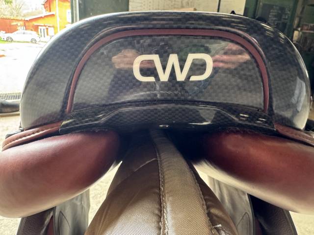 Selle CWD 17p magnifique &eacute;tat 