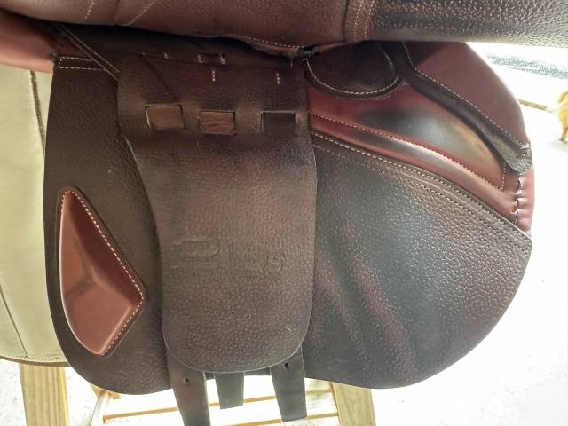 Selle CWD 17p magnifique &eacute;tat 