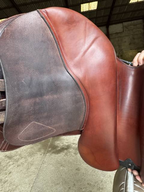 Selle CWD 17p magnifique &eacute;tat 