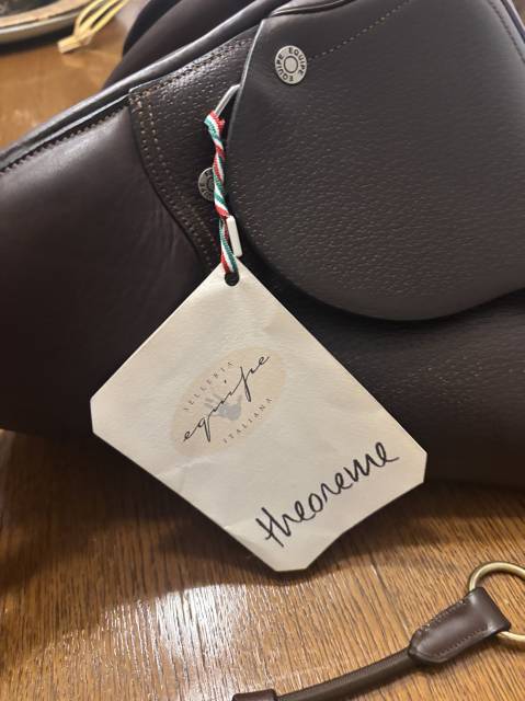 Selle Equiline mod&egrave;le th&eacute;or&egrave;me NEUVE AVEC ETIQUETTE