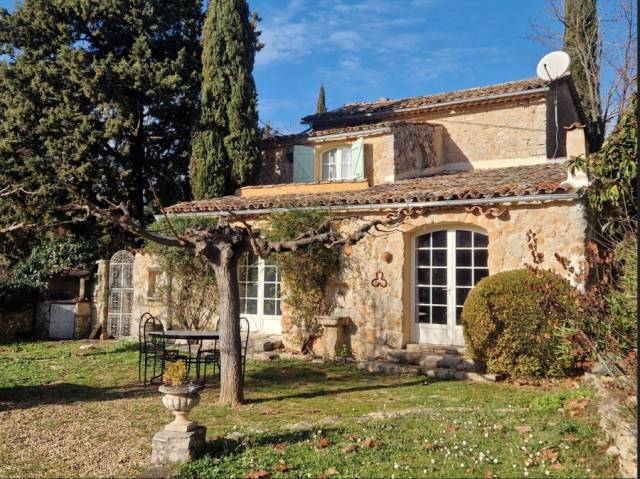 Propriété avec écuries, rond de longe & carrière