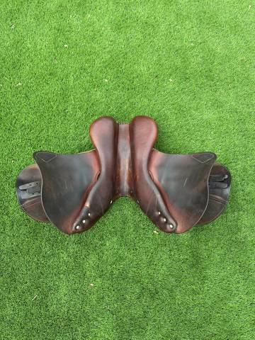 Selle d'obstacle ANTARES 17.5