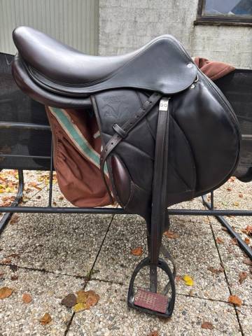 Selle voltaire cross 18 pouces