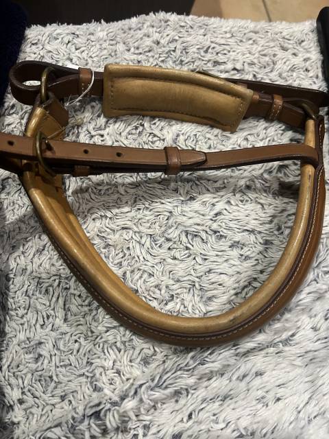 Muserole NEUF cuir taille cheval  Marron beige clair