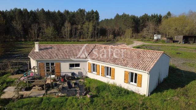 Projet equin: maison récente + infrastructures sur 2 hectares