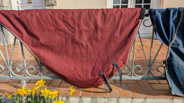 Couverture + couvre cou + couvre reins imperm&eacute;ables