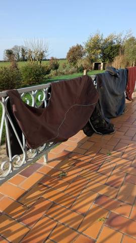 Couverture + couvre cou + couvre reins imperm&eacute;ables