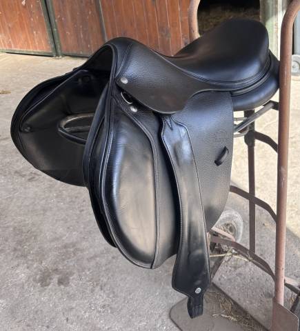 Selle Biarritz O devoucoux taille 17p 