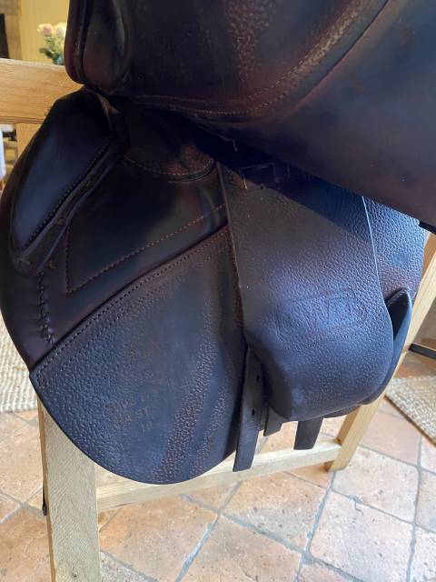 Selle  CWD double quartiers couleur tabac