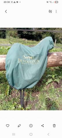 Selle de dressage  devoucoux 