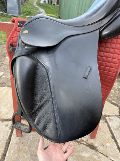 Selle dressage fairfax arcade interchangeable 17,5&rsquo;