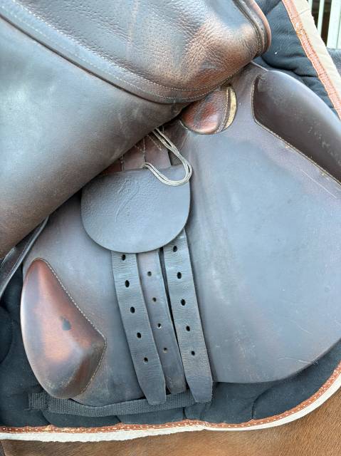 Selle Antares 17 pouces 