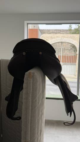 &bull; Antar&egrave;s Signature obstacle 17,5 cuir veau comme neuve