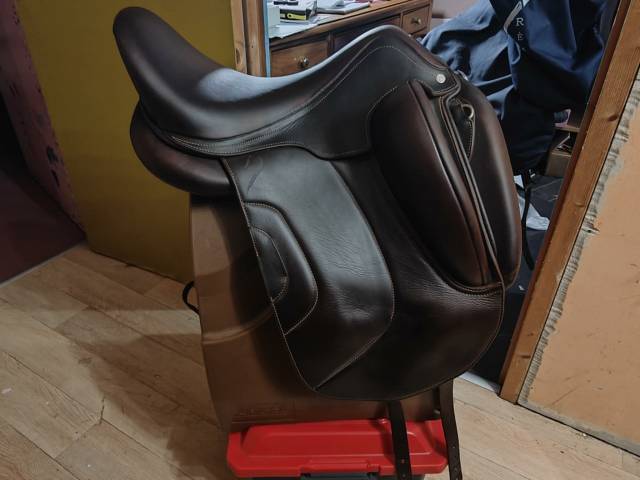 selle de dressage Antar&egrave;s Tempo