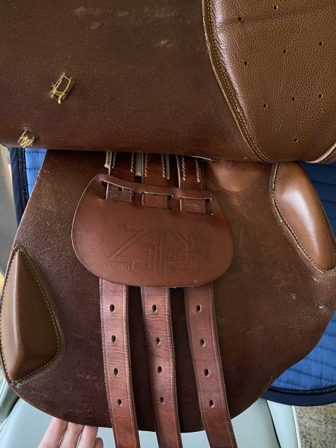 Vends selle d&rsquo;obstacle Zaldi mod&egrave;le new star Taille 17 