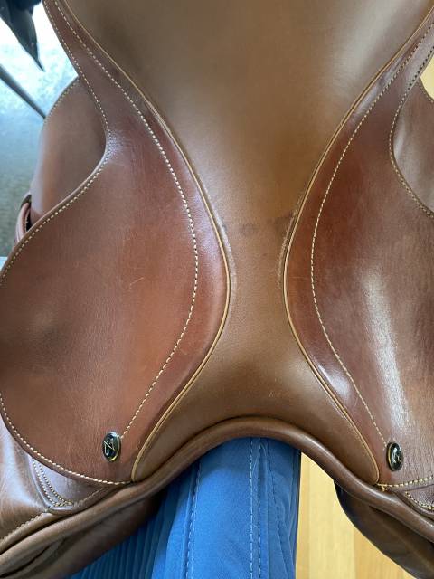 Vends selle d&rsquo;obstacle Zaldi mod&egrave;le new star Taille 17 