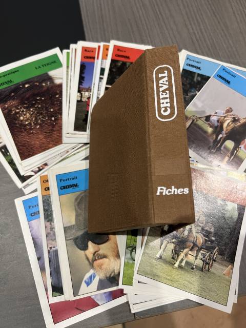 Fiches cheval magazine boîtier plein équitation cavalie
