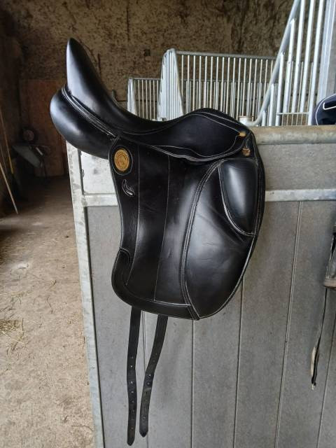Selle dressage Maurel 17