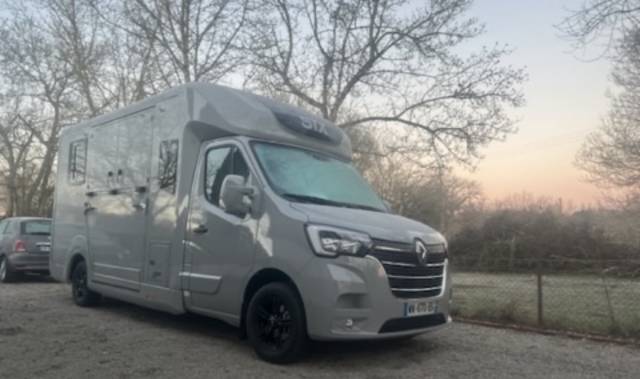 Vl stx 2023 30000km / 5 places assises