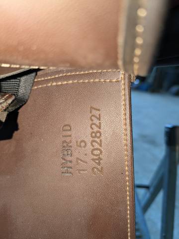 Selle mixte IKONIC T17.5 de 2024